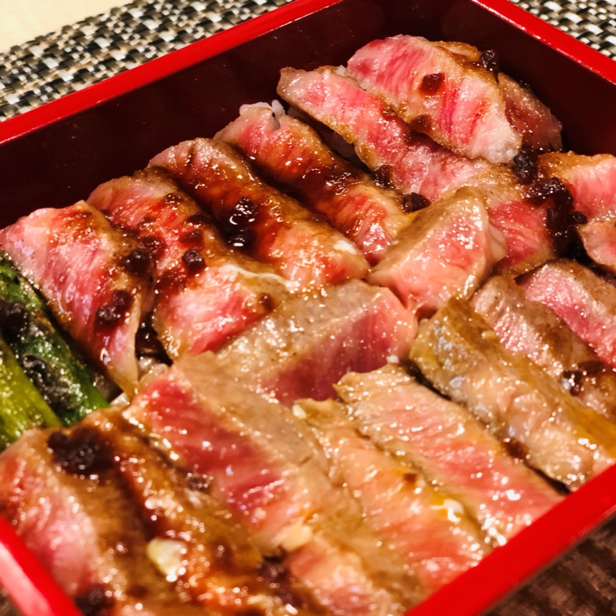 厳選した黒毛和牛の肉まぶし